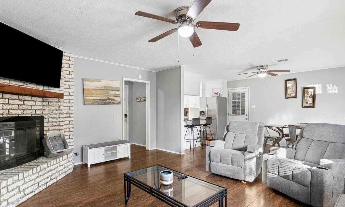 Photo of Livingroom in Port Neches