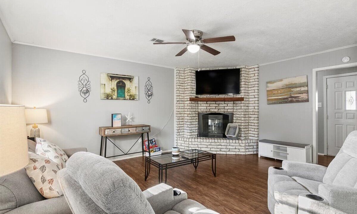 Photo of Livingroom in Port Neches