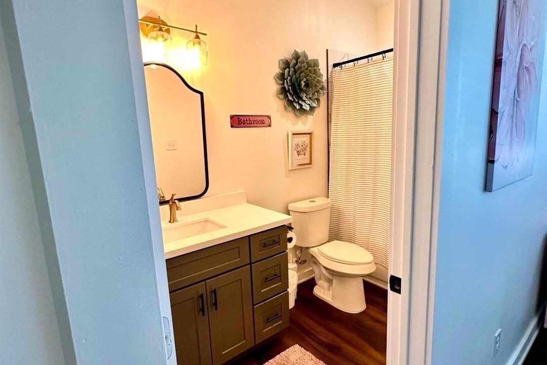 Photo of Bathroom in Alvin