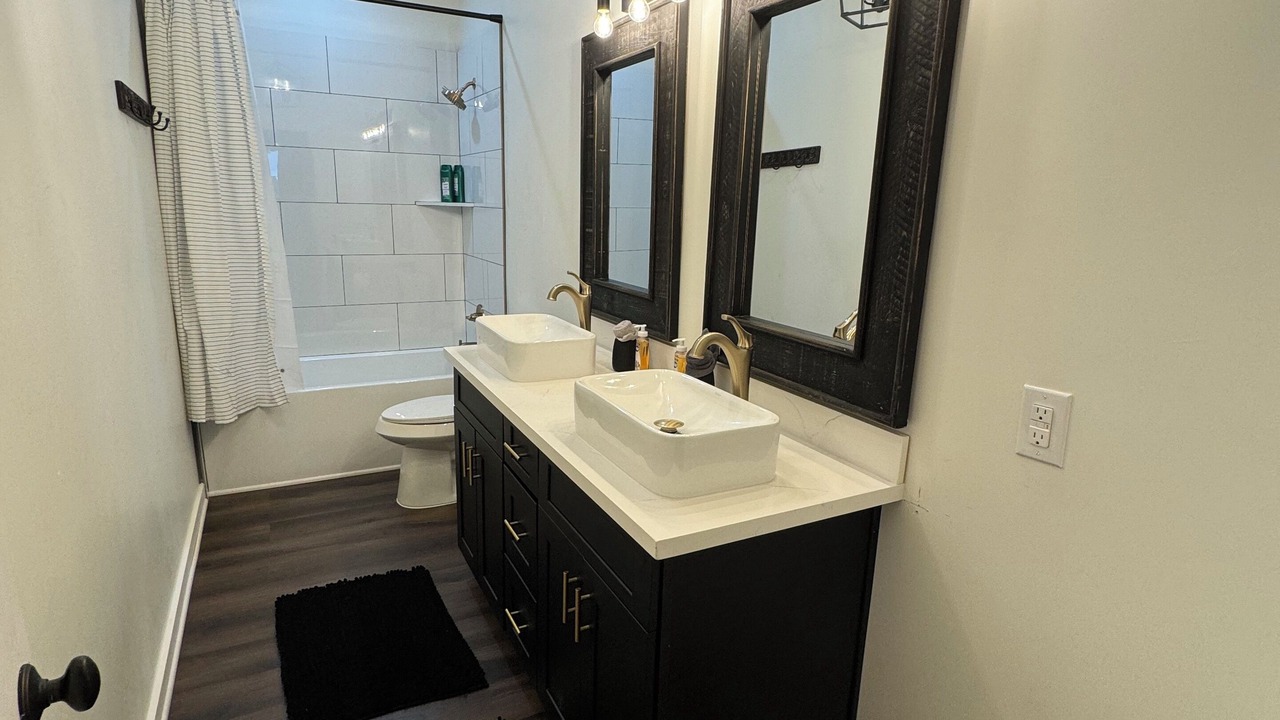 Photo of Bathroom in Alvin