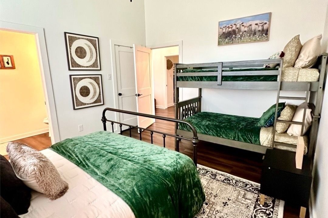 Photo of Bedroom in Alvin