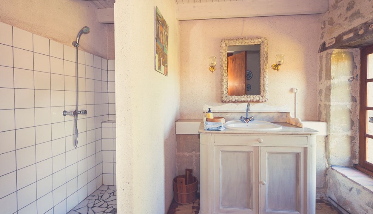 Photo of Bathroom in Segalas