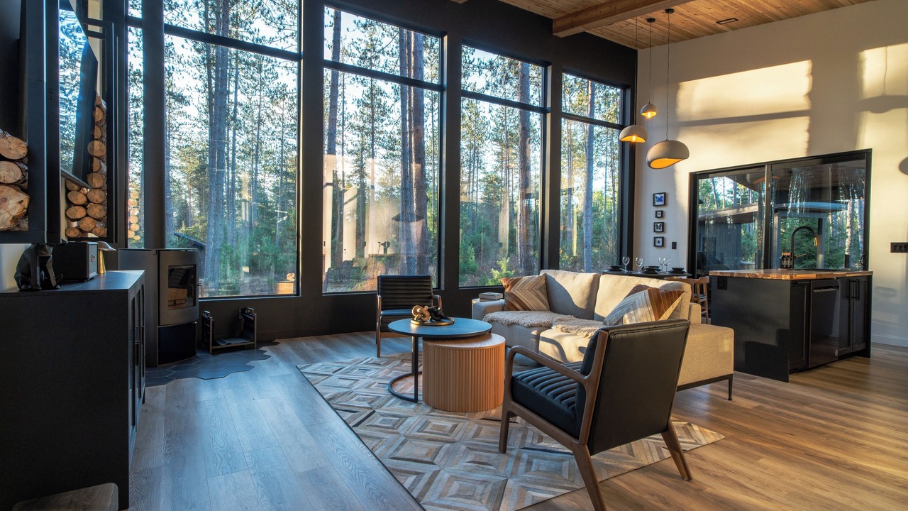 Photo of Livingroom in McMurrich/Monteith