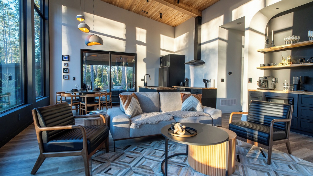 Photo of Livingroom in McMurrich/Monteith