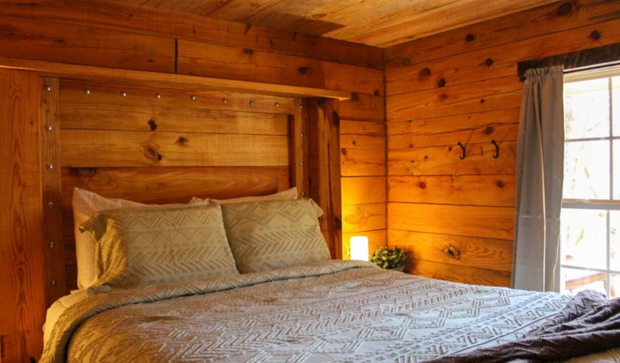 Photo of Bedroom in Eureka Springs