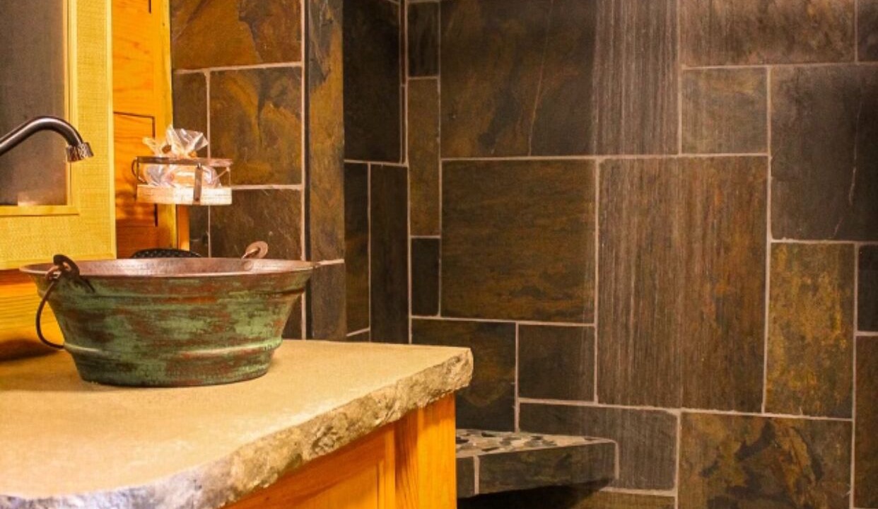 Photo of Bathroom in Eureka Springs