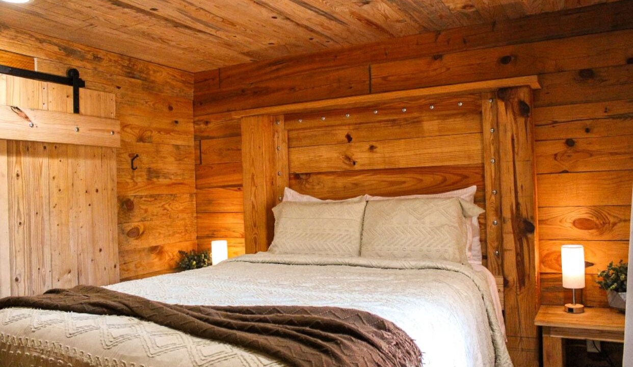 Photo of Bedroom in Eureka Springs
