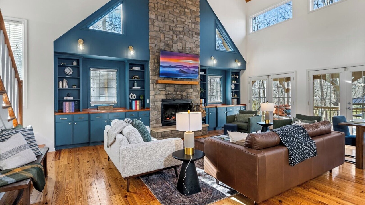 Photo of Livingroom in Chestnut Springs