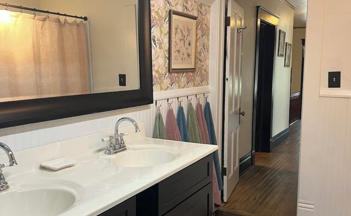 Photo of Bathroom in Champaign