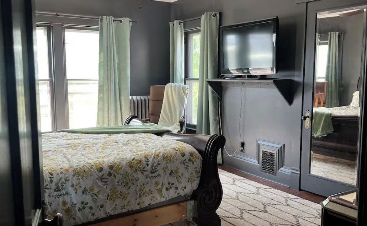 Photo of Bedroom in Champaign