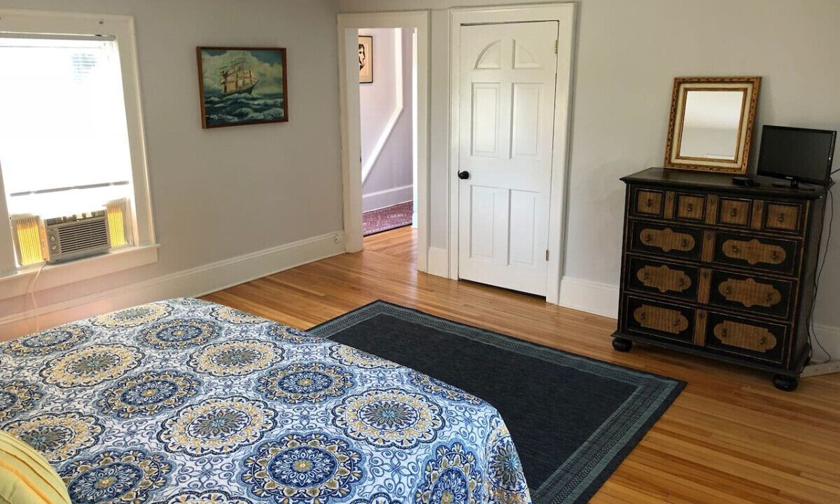 Photo of Bedroom in Back Cove