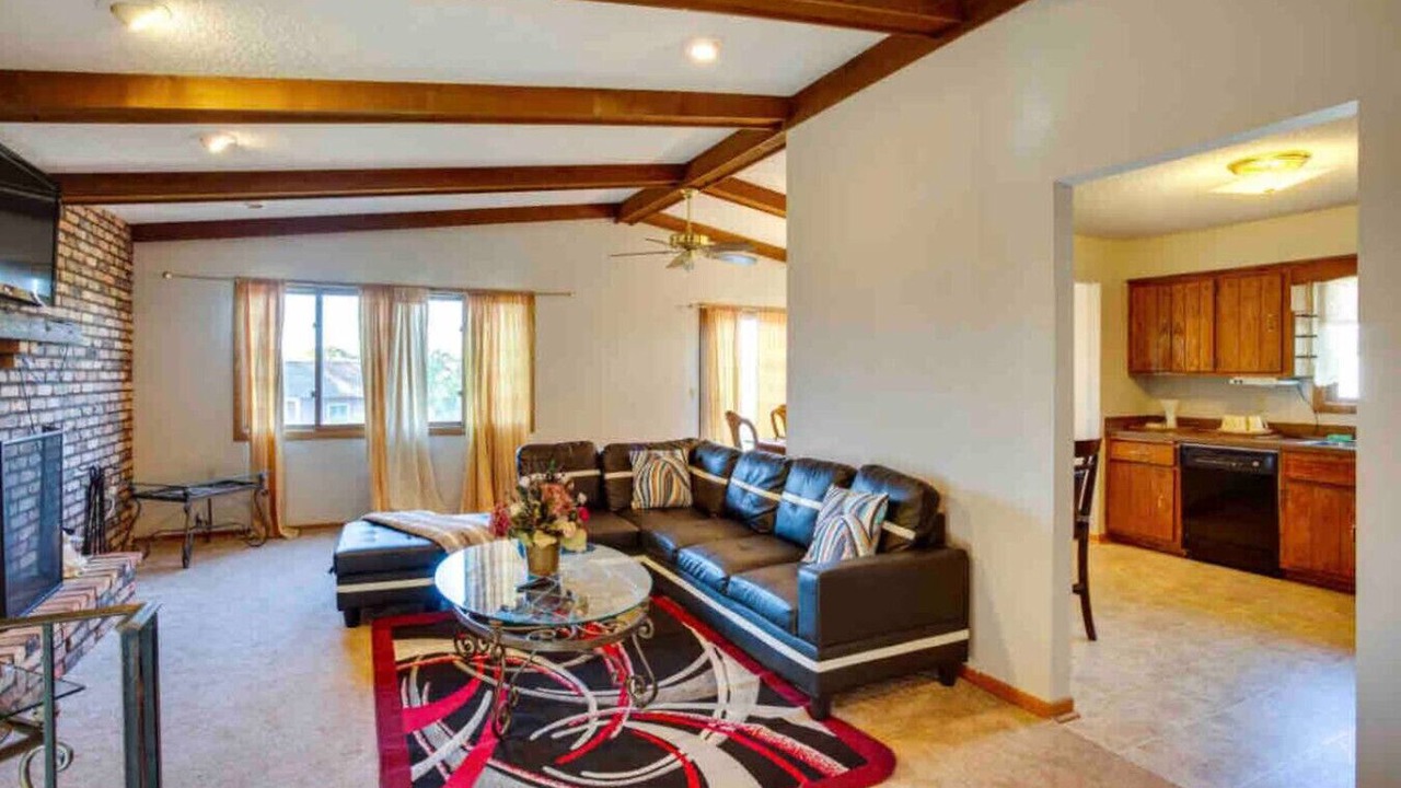 Photo of Livingroom in Brooklyn Park