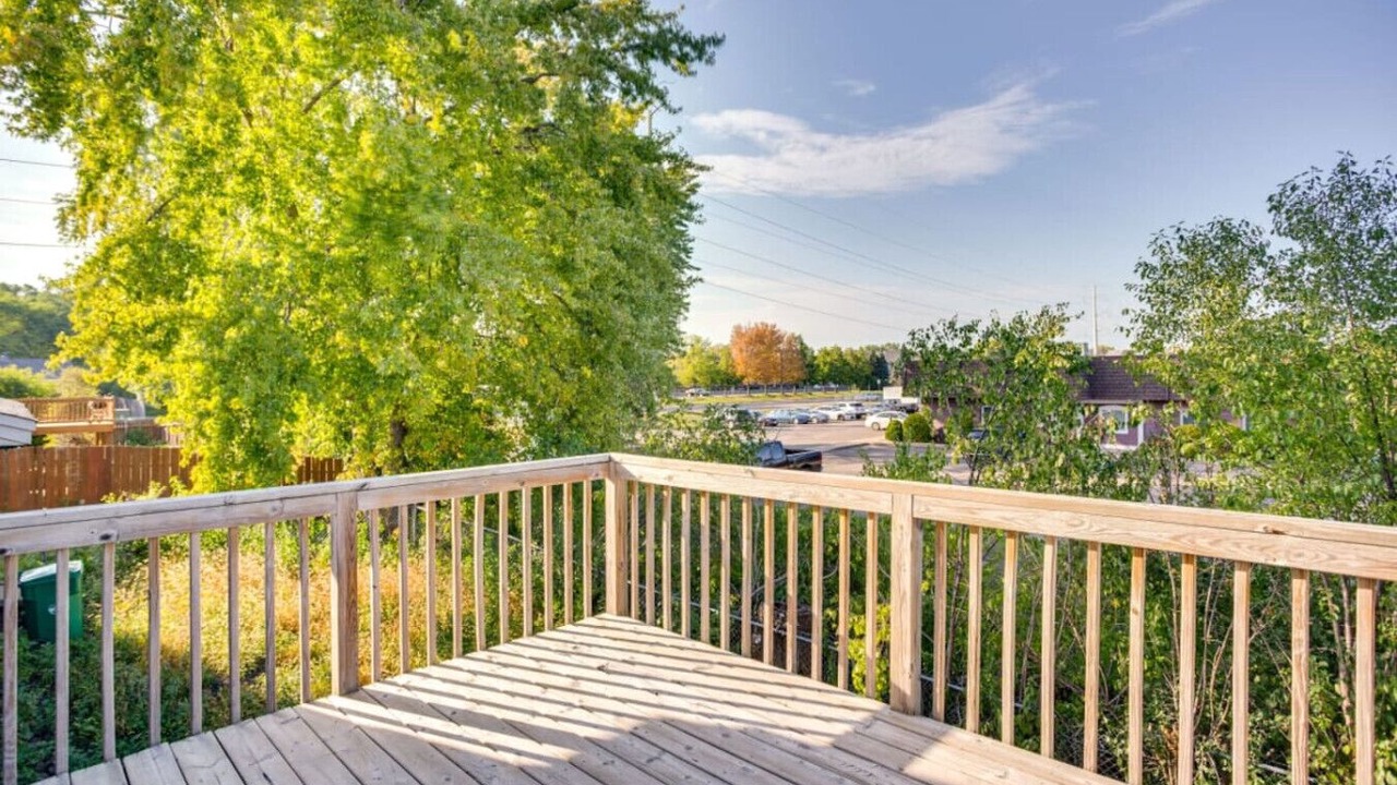 Photo of Patio Balcony in Brooklyn Park