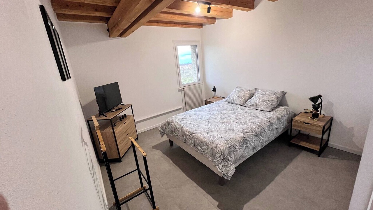 Photo of Bedroom in Vosne-Romanee