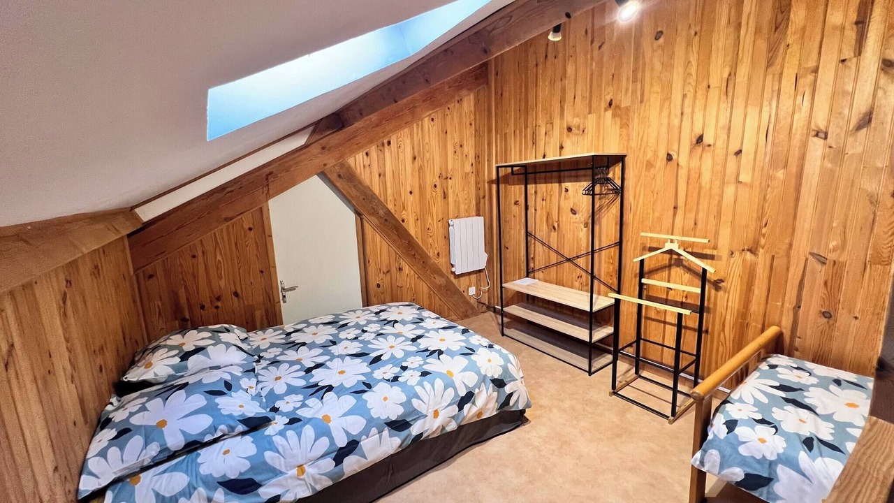 Photo of Bedroom in Vosne-Romanee