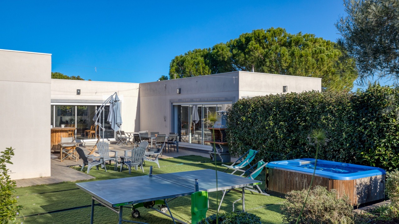 Photo of Patio Balcony in Alignan-du-Vent