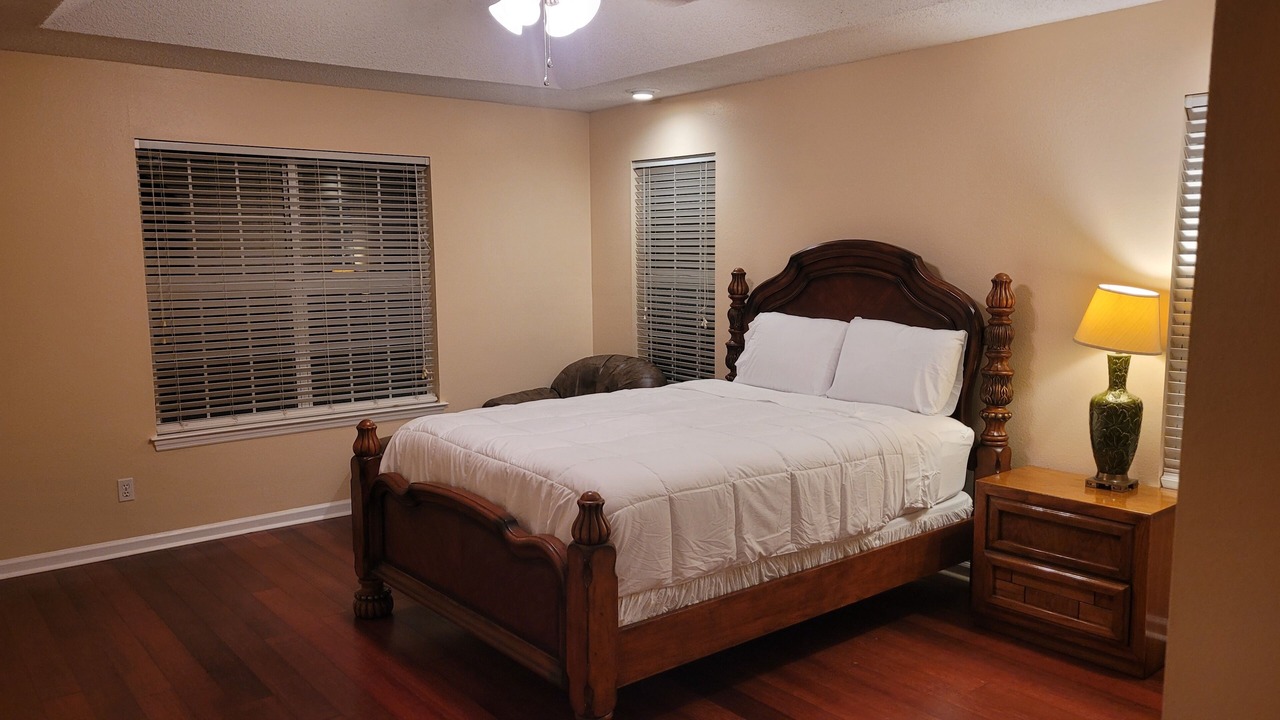 Photo of Bedroom in Killearn Lakes