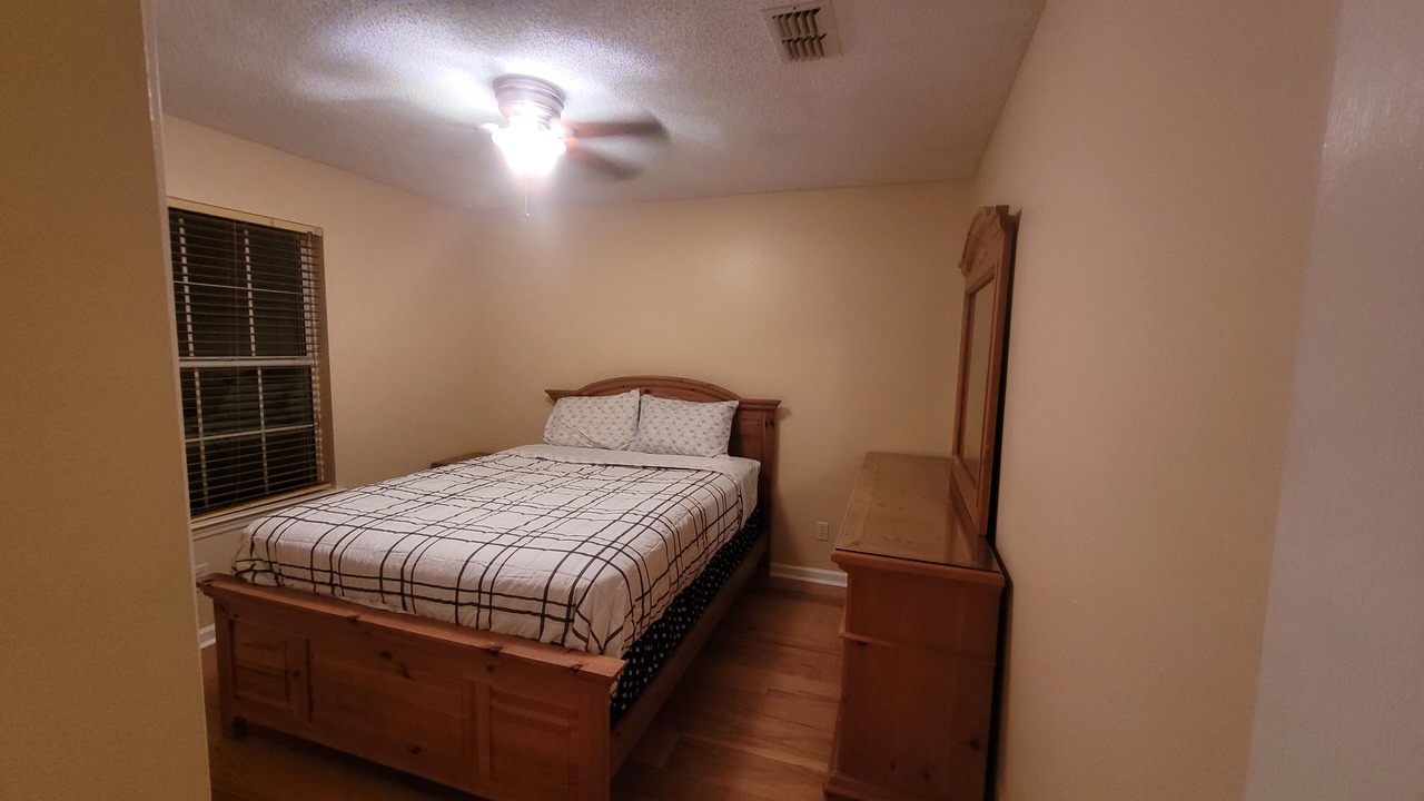 Photo of Bedroom in Killearn Lakes