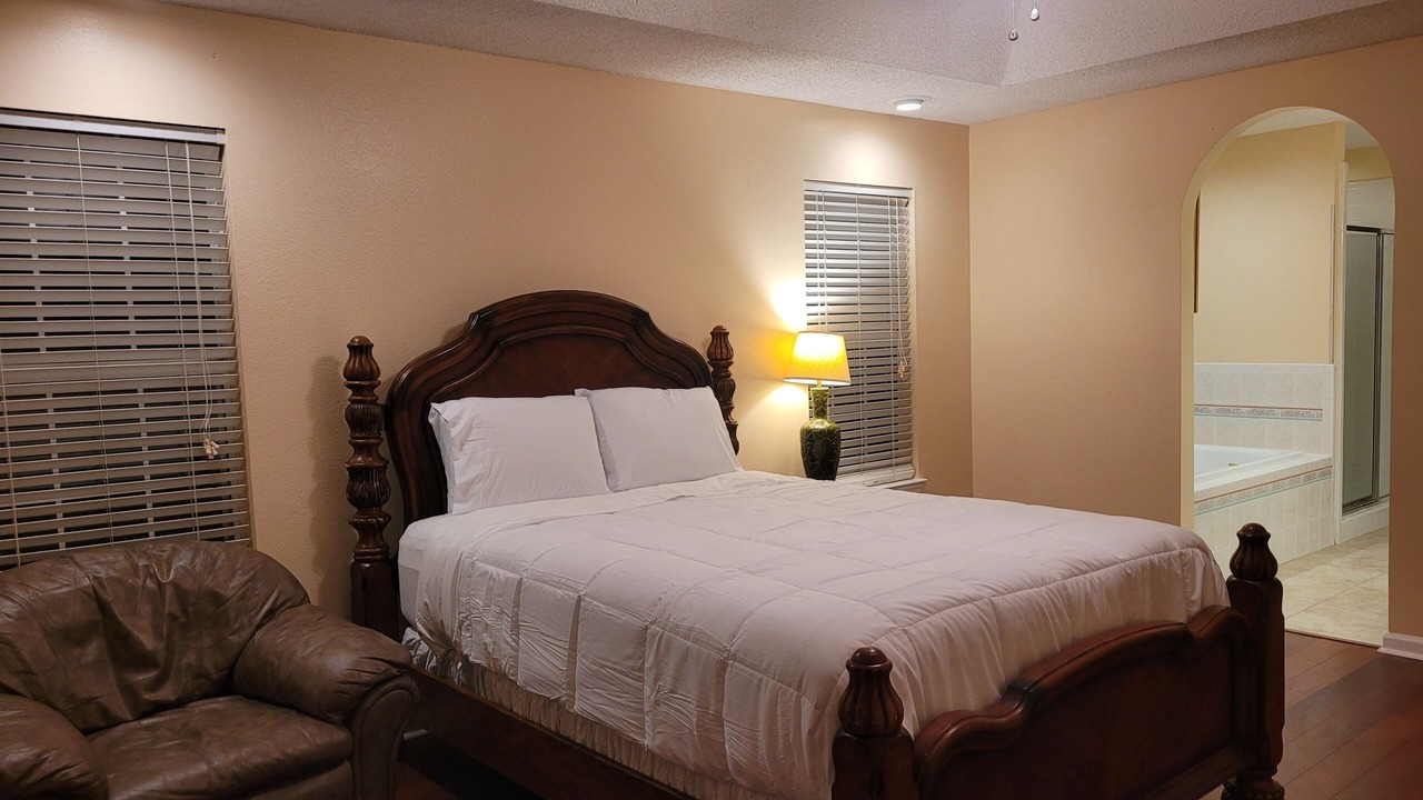 Photo of Bedroom in Killearn Lakes