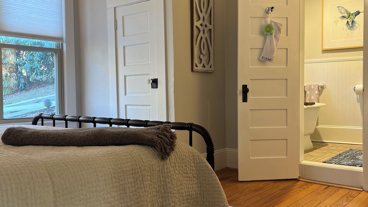 Photo of Bedroom in Lake Junaluska