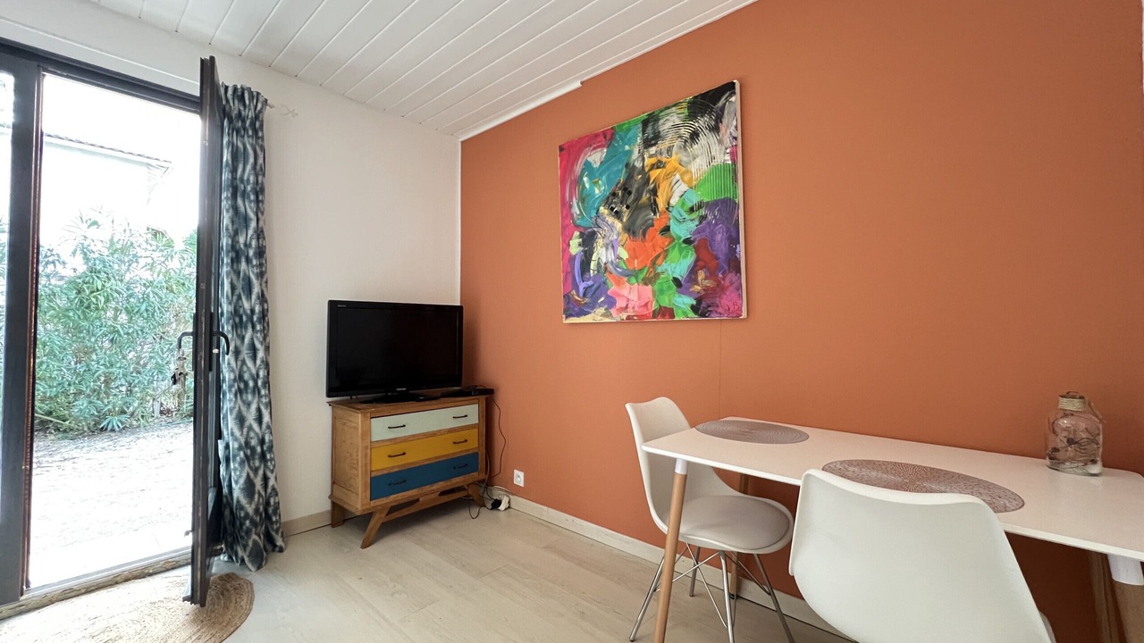 Photo of Livingroom in Lardenne