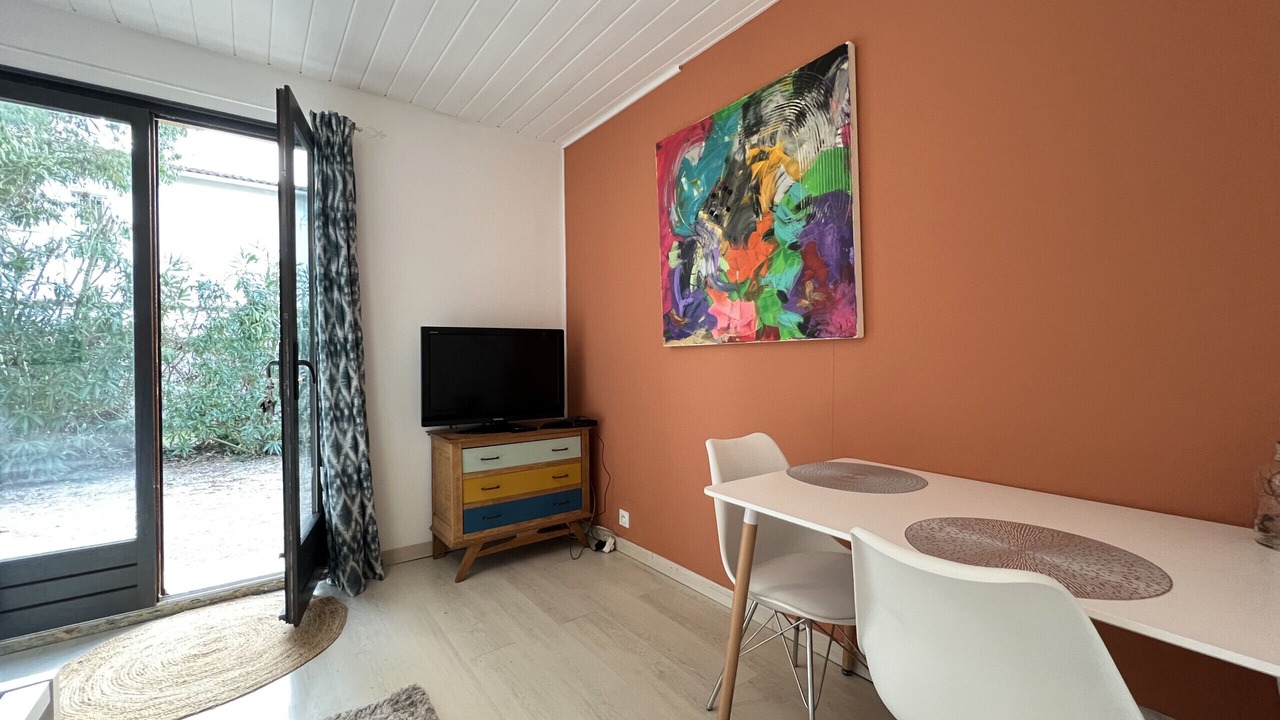 Photo of Livingroom in Lardenne
