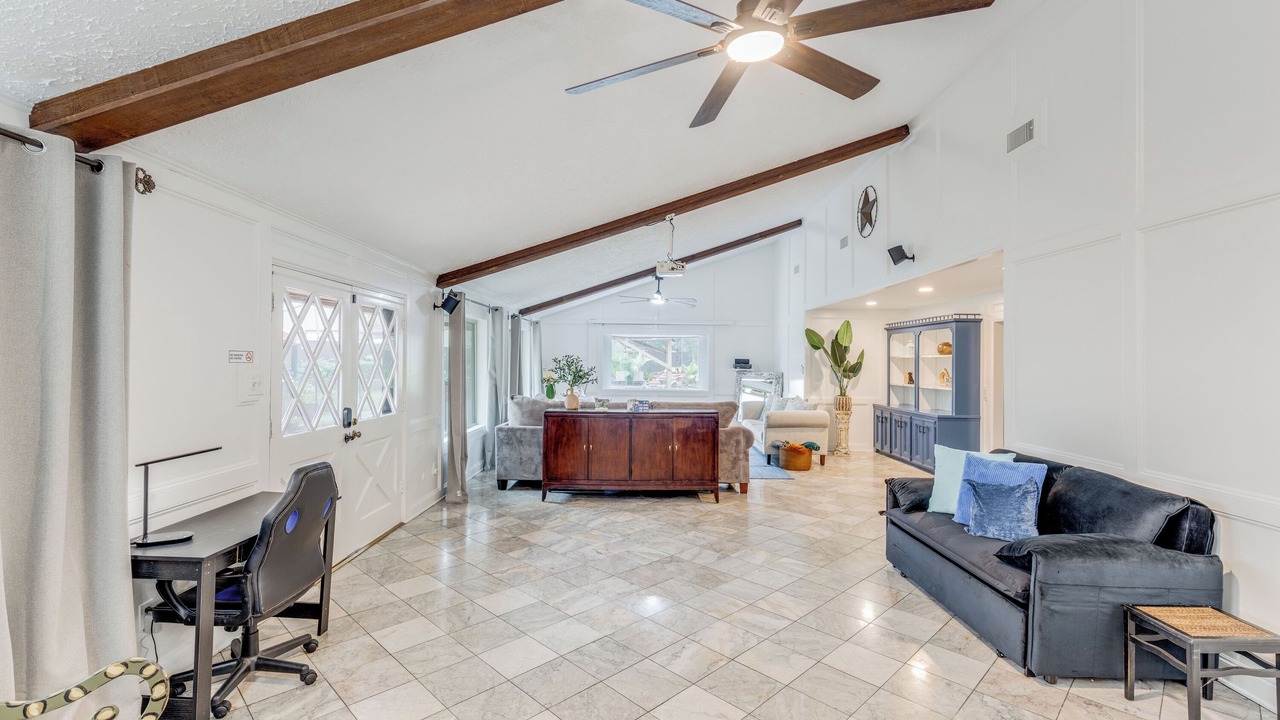 Photo of Livingroom in Pasadena
