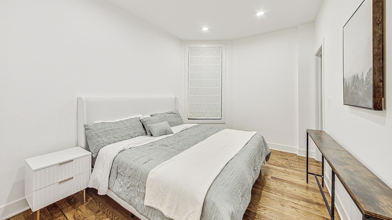 Photo of Bedroom in Lincoln Park