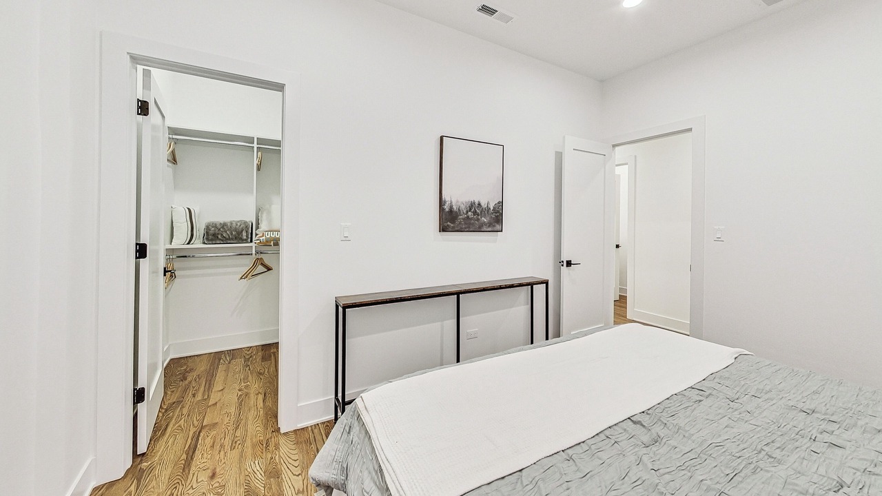 Photo of Bedroom in Lincoln Park