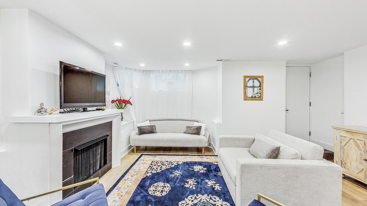 Photo of Livingroom in Lincoln Park