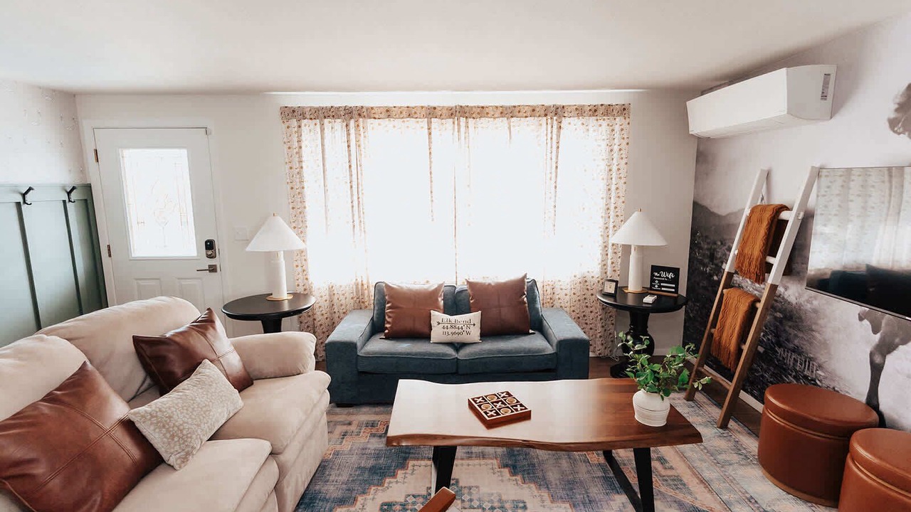 Photo of Bedroom in Salmon