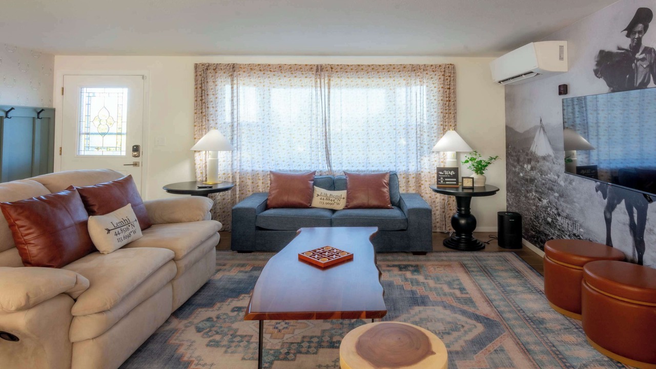 Photo of Bedroom in Salmon