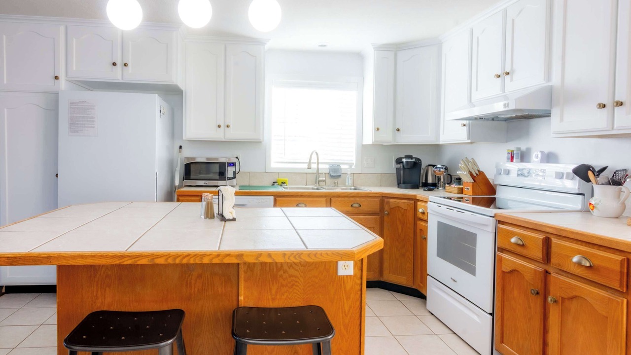 Photo of Others in Salmon