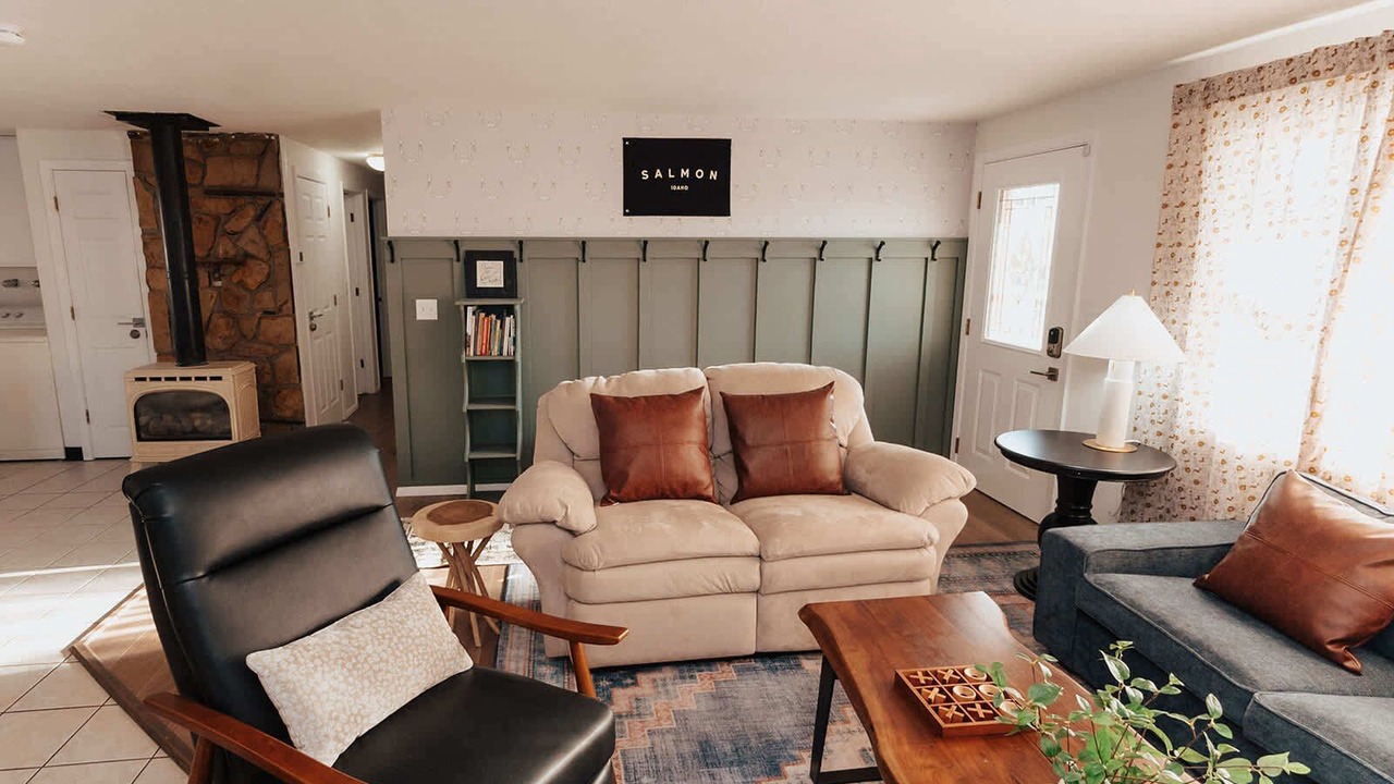 Photo of Bedroom in Salmon