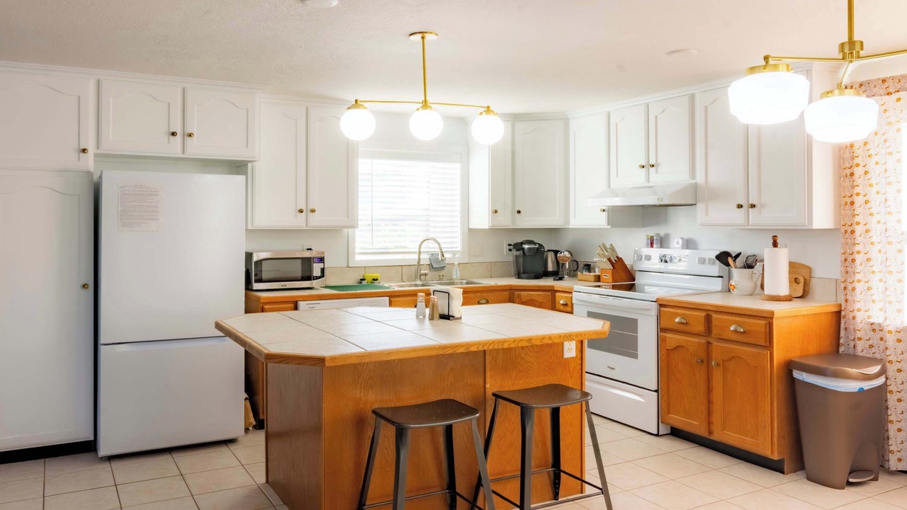 Photo of Others in Salmon