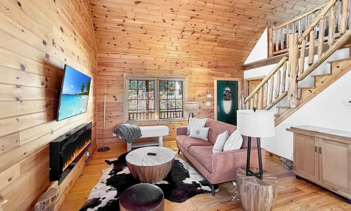 Photo of Livingroom in Millers Creek