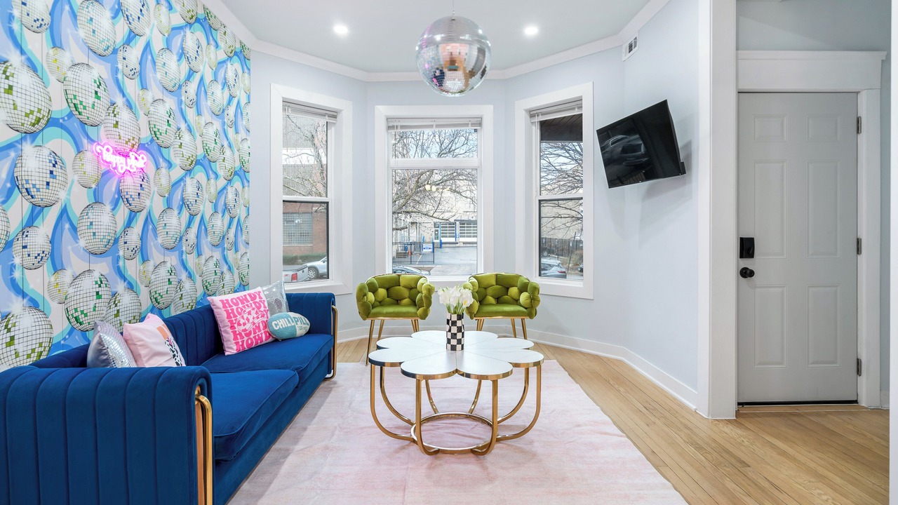 Photo of Livingroom in Lakeview