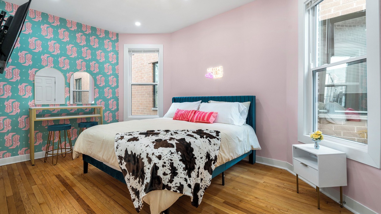 Photo of Bedroom in Lakeview