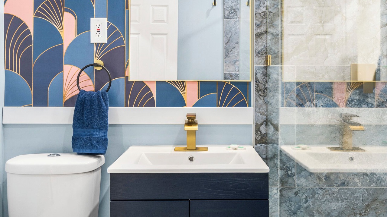 Photo of Bathroom in Lakeview
