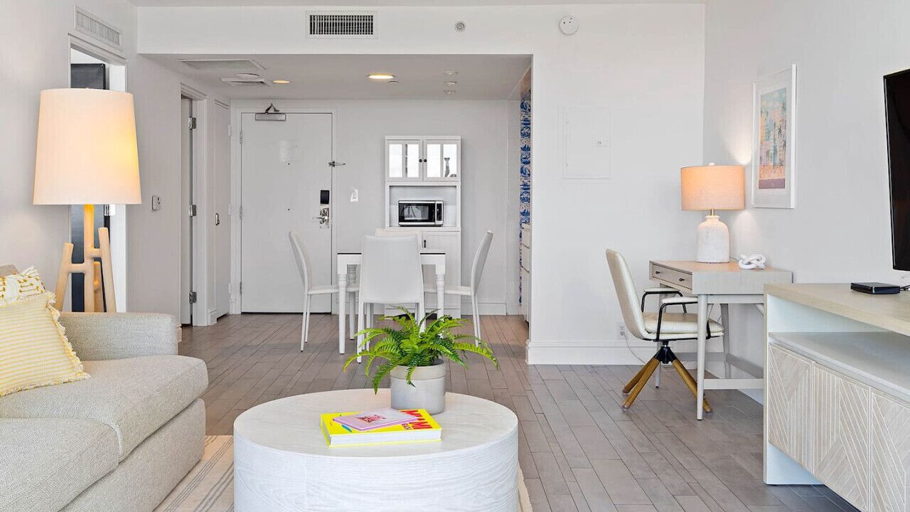 Photo of Livingroom in West Avenue