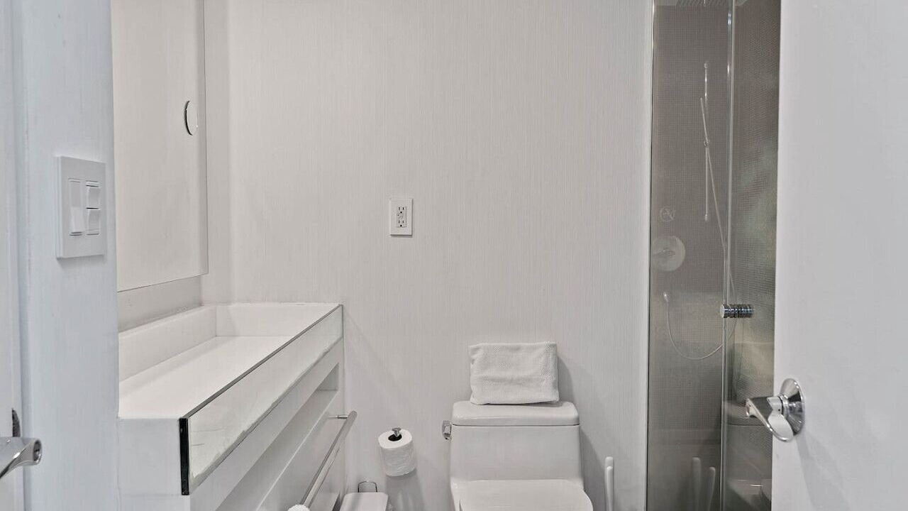 Photo of Bathroom in West Avenue