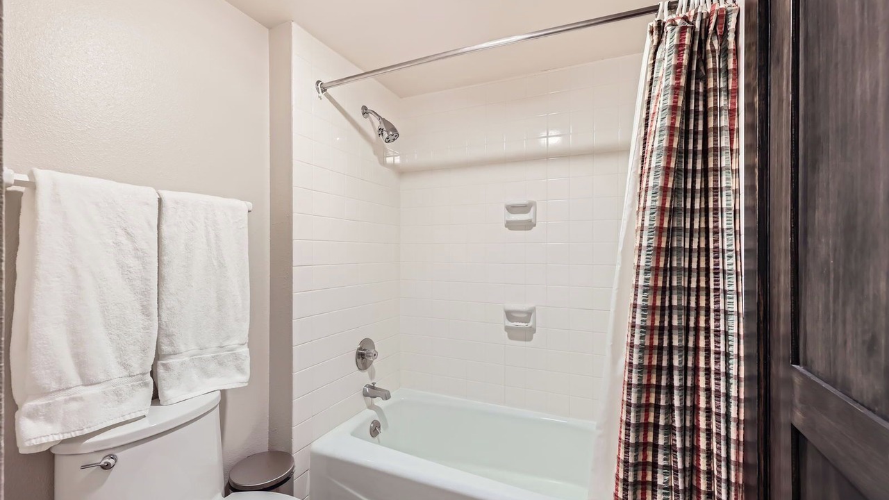Photo of Bathroom in Lakeside Village