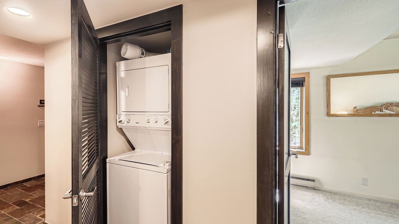 Photo of Bedroom in Lakeside Village