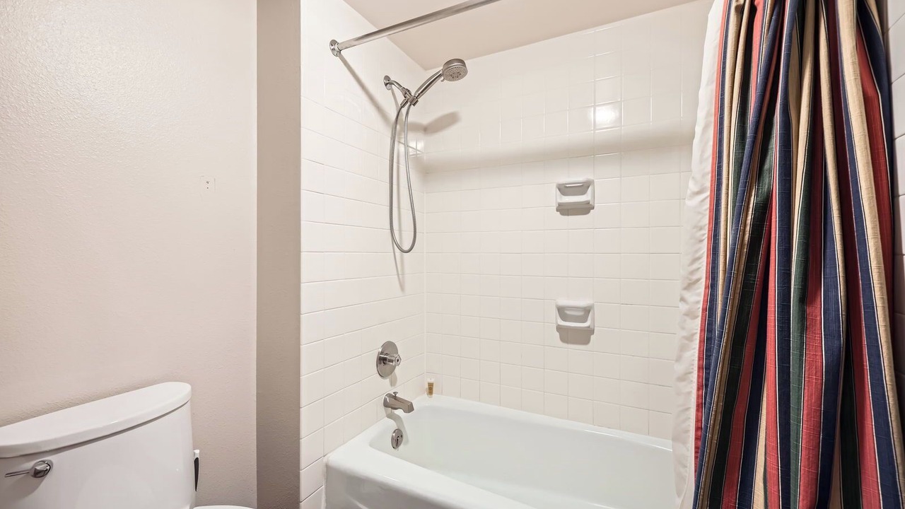 Photo of Bathroom in Lakeside Village