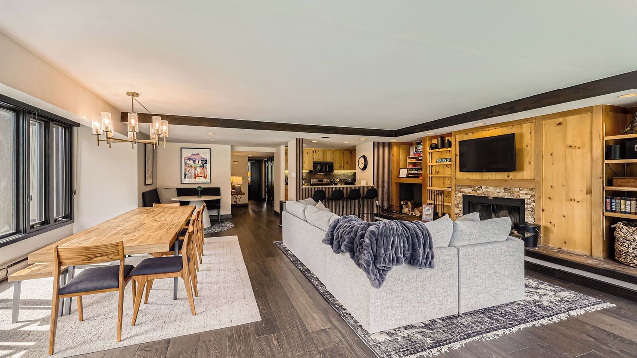 Photo of Bedroom in Lakeside Village