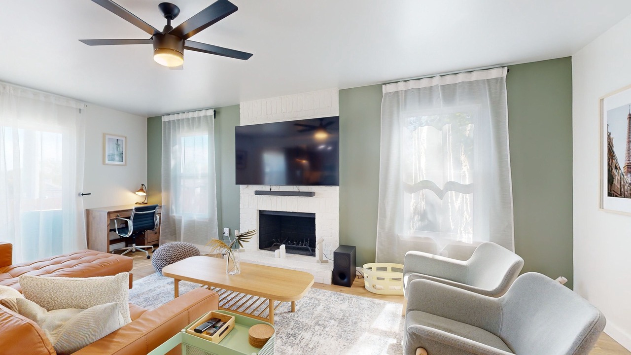 Photo of Livingroom in Scofield Farms