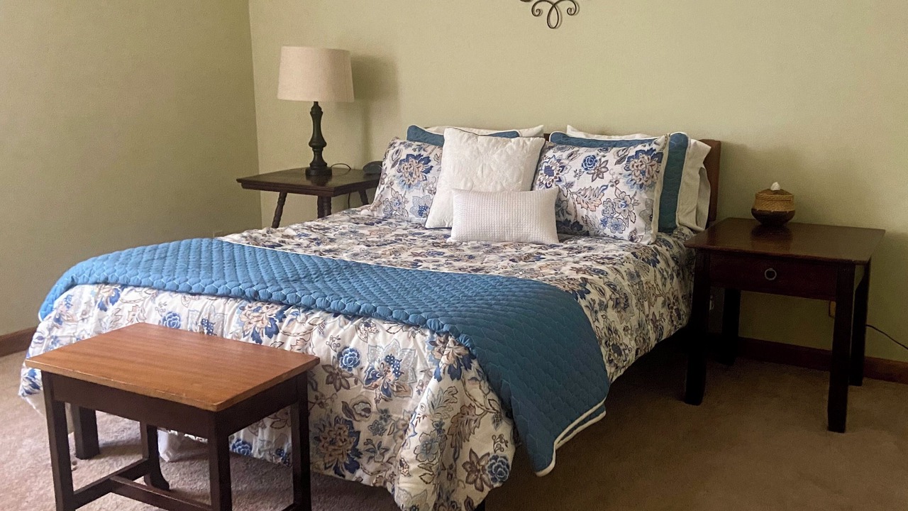 Photo of Bedroom in Red Level