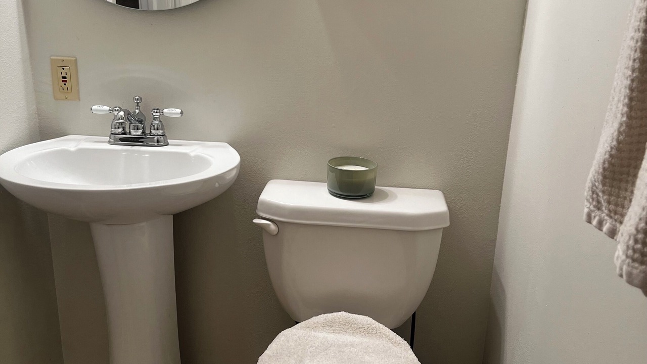 Photo of Bathroom in Red Level
