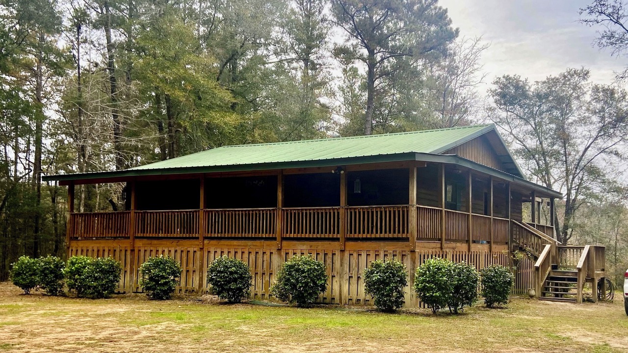 Photo of Outdoor in Red Level