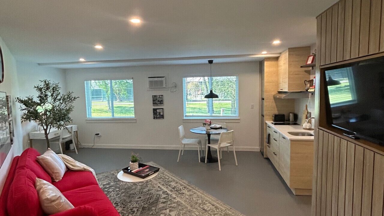 Photo of Livingroom in April Sound
